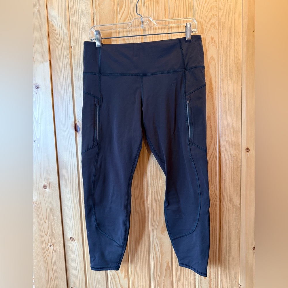 NWOT ATHLETA RAINIER TIGHT LEGGINGCROPED ATHLETIC PANTS W/ZIP POCKETS